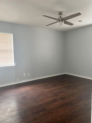 403 Perry Avenue, Waxahachie, TX 75165