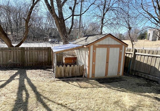 16347 Adret Court, Eden Prairie, MN 55346