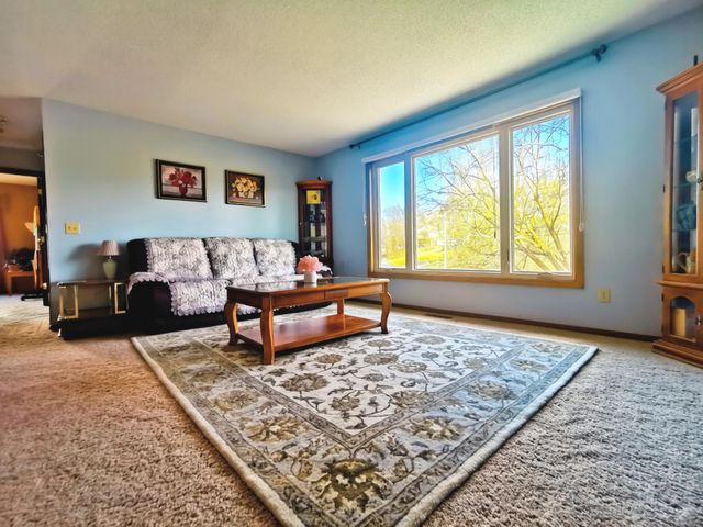 16347 Adret Court, Eden Prairie, MN 55346