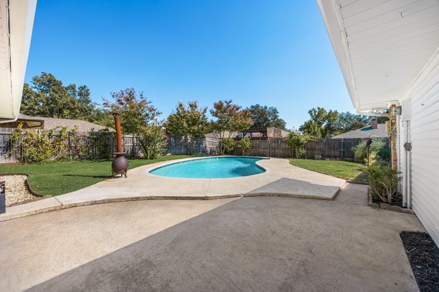 2404 Heather Hill Lane, Plano, TX 75075