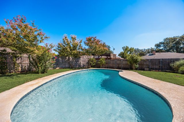 2404 Heather Hill Lane, Plano, TX 75075