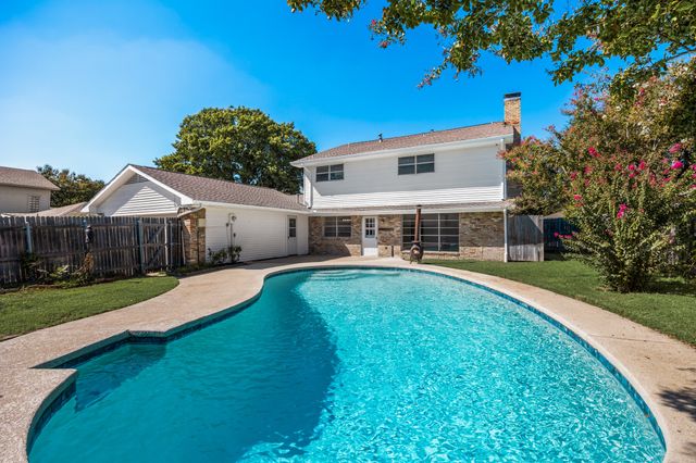 2404 Heather Hill Lane, Plano, TX 75075