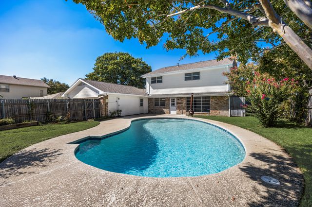 2404 Heather Hill Lane, Plano, TX 75075