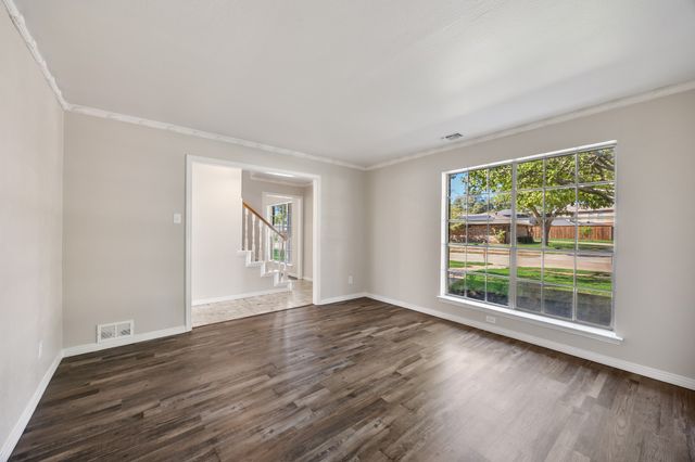 2404 Heather Hill Lane, Plano, TX 75075