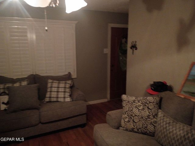 225 POLO INN Road, El Paso, TX 79915