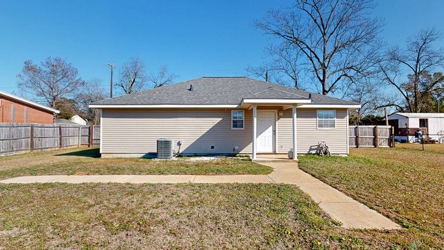 102 S Davis Street, Columbia, AL 36319