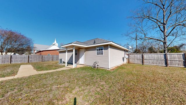 102 S Davis Street, Columbia, AL 36319