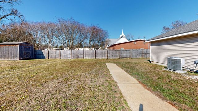 102 S Davis Street, Columbia, AL 36319