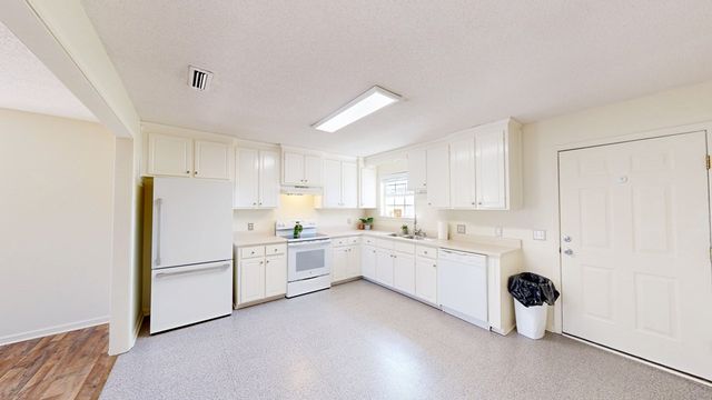 102 S Davis Street, Columbia, AL 36319