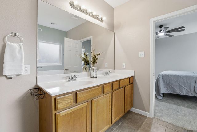 26079 Burlwood Ave, Denham Springs, LA 70726