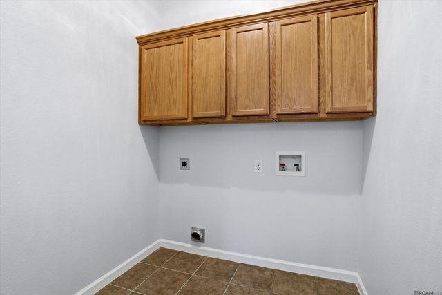 26079 Burlwood Ave, Denham Springs, LA 70726