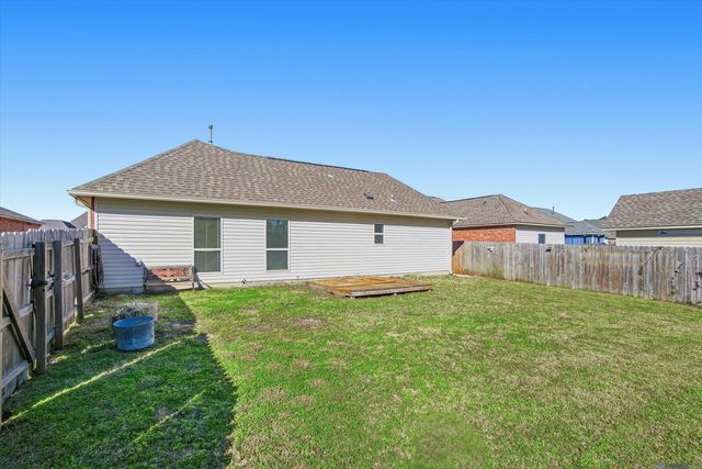 26079 Burlwood Ave, Denham Springs, LA 70726