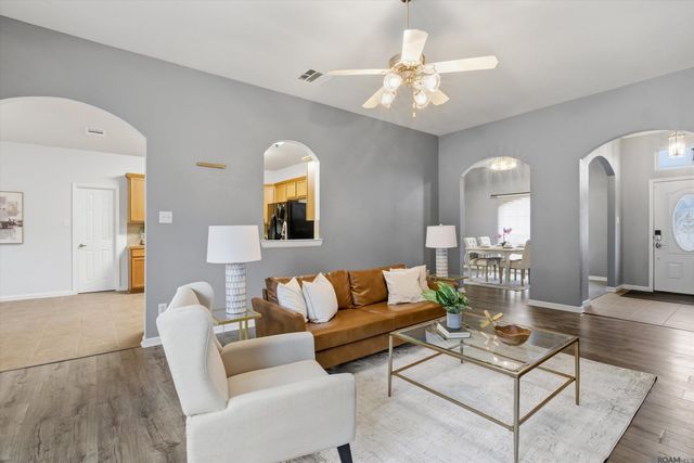 26079 Burlwood Ave, Denham Springs, LA 70726