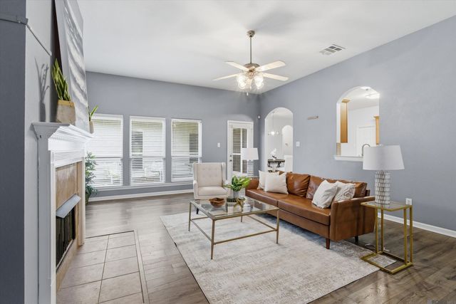 26079 Burlwood Ave, Denham Springs, LA 70726