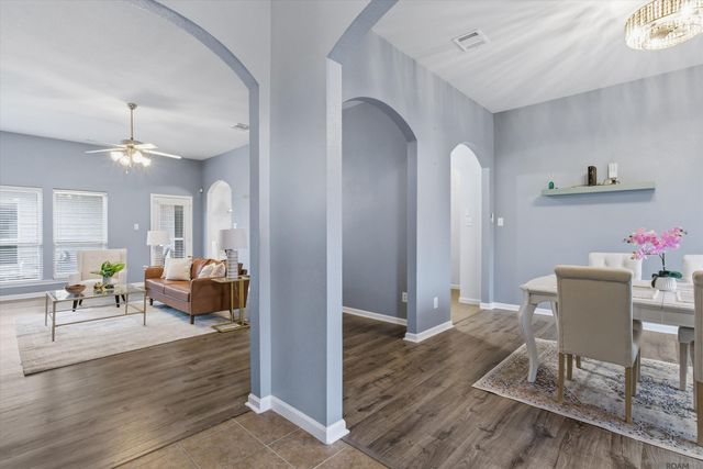 26079 Burlwood Ave, Denham Springs, LA 70726