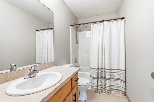 1136 Pioneer Trail SE, Cambridge, MN 55008