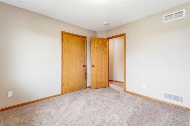 1136 Pioneer Trail SE, Cambridge, MN 55008