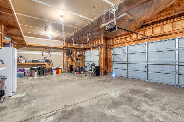 1136 Pioneer Trail SE, Cambridge, MN 55008