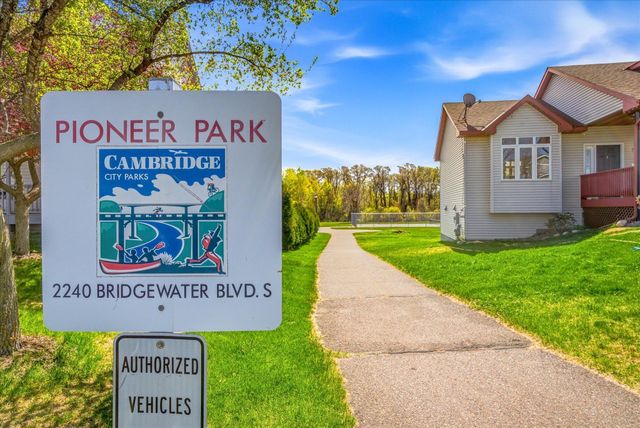 1136 Pioneer Trail SE, Cambridge, MN 55008