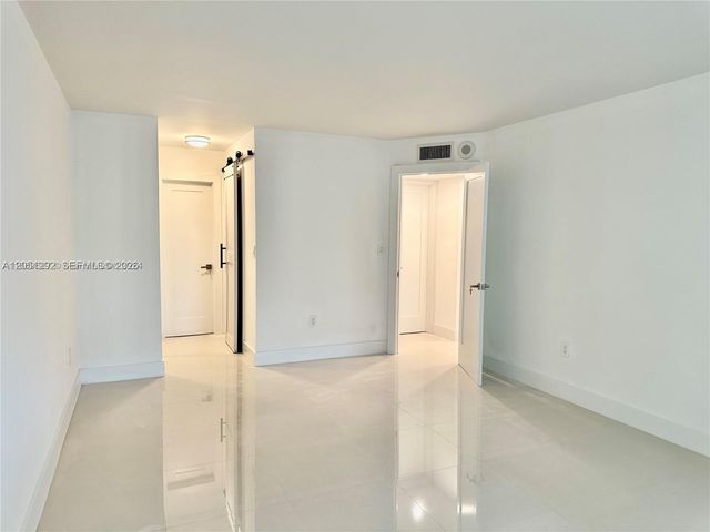 2851 NE 183rd St 109E, Aventura, FL 33160