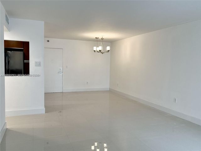 2851 NE 183rd St 109E, Aventura, FL 33160