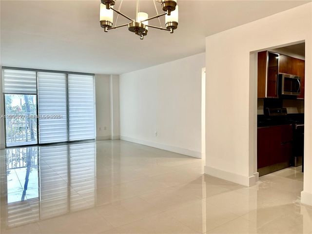 2851 NE 183rd St 109E, Aventura, FL 33160