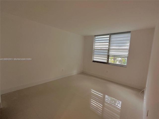 2851 NE 183rd St 109E, Aventura, FL 33160