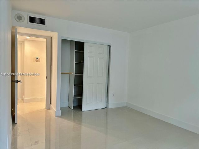 2851 NE 183rd St 109E, Aventura, FL 33160