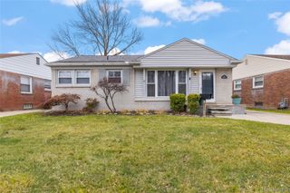1761 Winchester Avenue, Lincoln Park, MI 48146