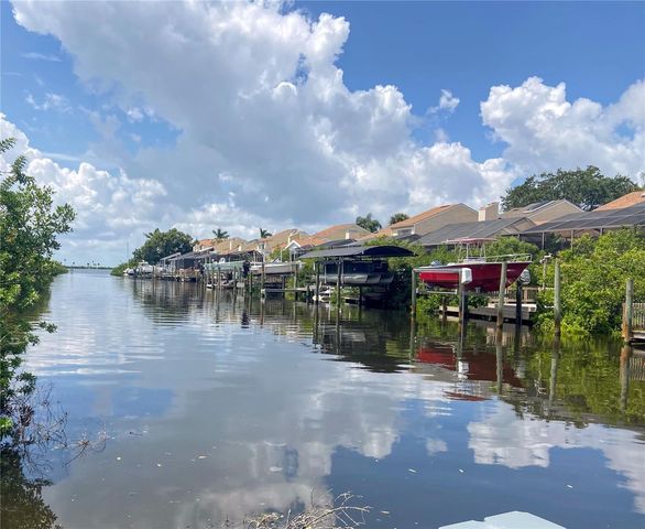 4323 BAYSIDE VILLAGE DRIVE 219, Tampa, FL 33615