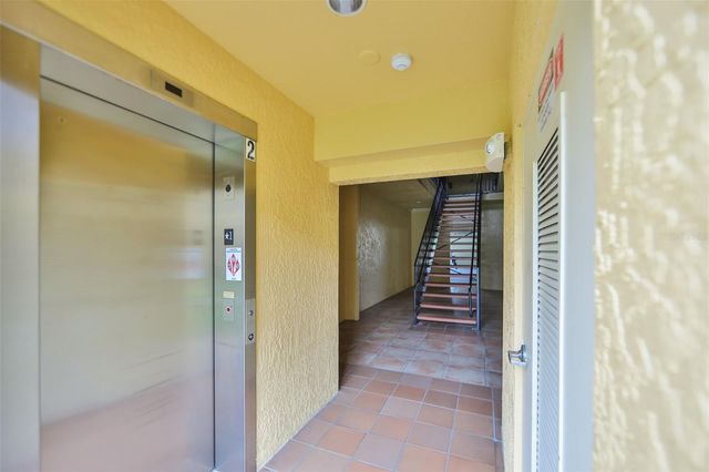 4323 BAYSIDE VILLAGE DRIVE 219, Tampa, FL 33615