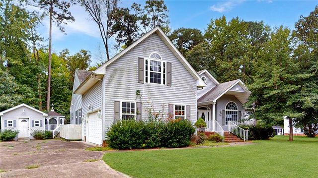 612 Wildwood CIR, Smithfield, VA 23430