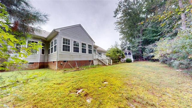 612 Wildwood CIR, Smithfield, VA 23430