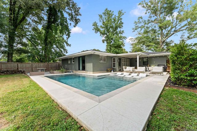 1076 Denbo Dr, Baton Rouge, LA 70806