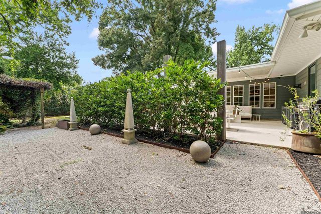 1076 Denbo Dr, Baton Rouge, LA 70806