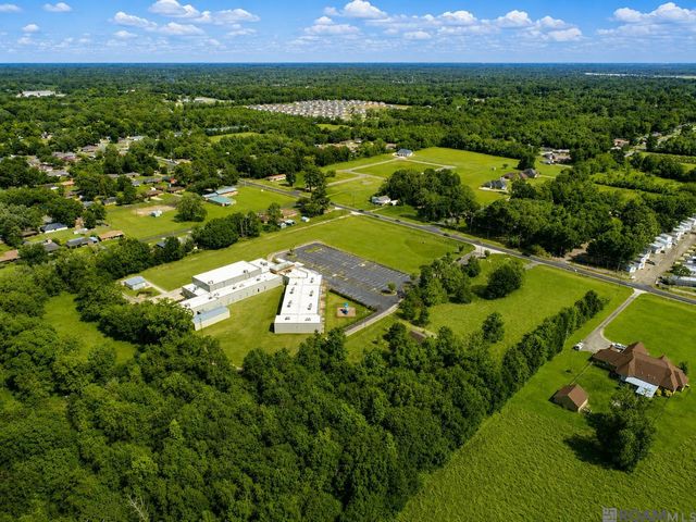 4771 Lavey Ln, Baker, LA 70714