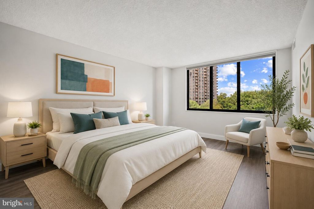 Image 10 of property listing at 5225 POOKS HILL RD #321S, Bethesda, MD 20814