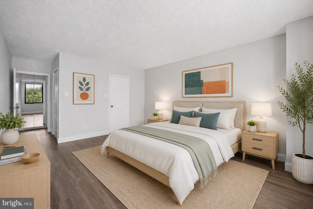 Image 11 of property listing at 5225 POOKS HILL RD #321S, Bethesda, MD 20814
