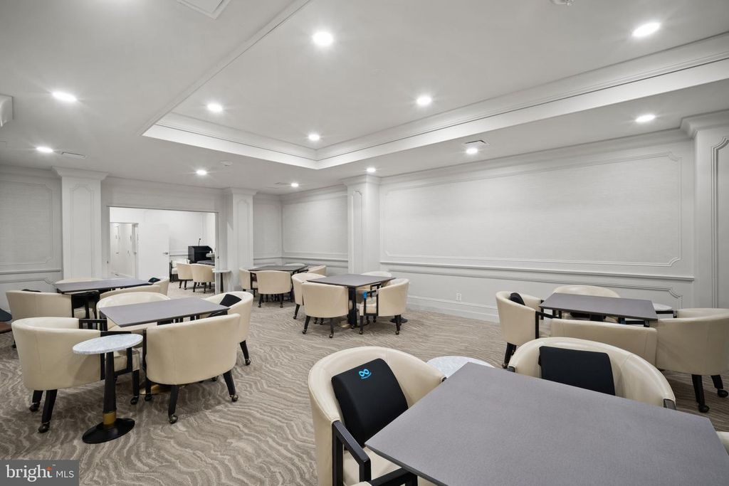Image 27 of property listing at 5225 POOKS HILL RD #321S, Bethesda, MD 20814