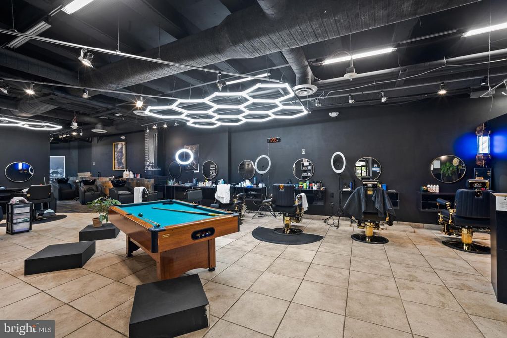 Image 29 of property listing at 5225 POOKS HILL RD #321S, Bethesda, MD 20814