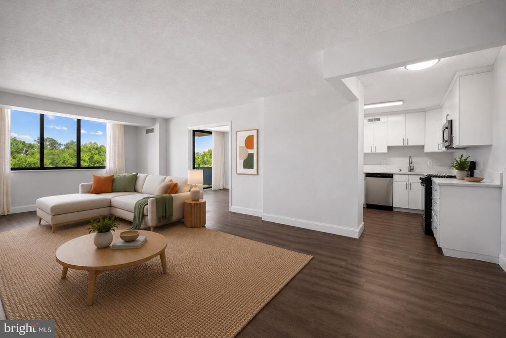 Image 3 of property listing at 5225 POOKS HILL RD #321S, Bethesda, MD 20814
