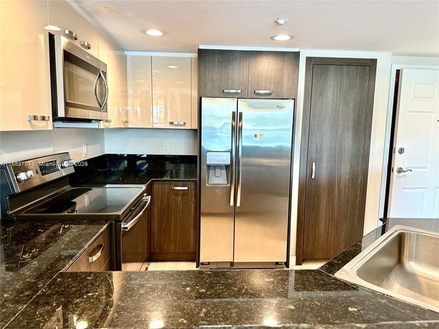 201 S Golden Isles Dr 204, Hallandale Beach, FL 33009