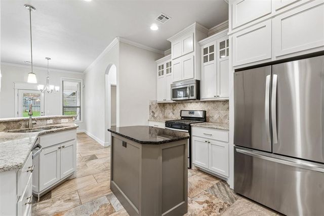 900 NW 190th Street, Edmond, OK 73012