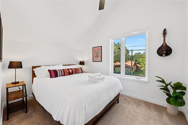 1704 E 32nd ST B, Austin, TX 78722