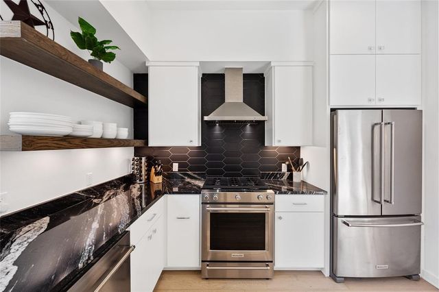 1704 E 32nd ST B, Austin, TX 78722