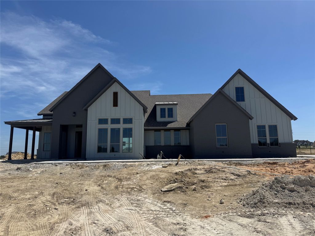 560 Aermotor Loop, Weatherford, TX 76085