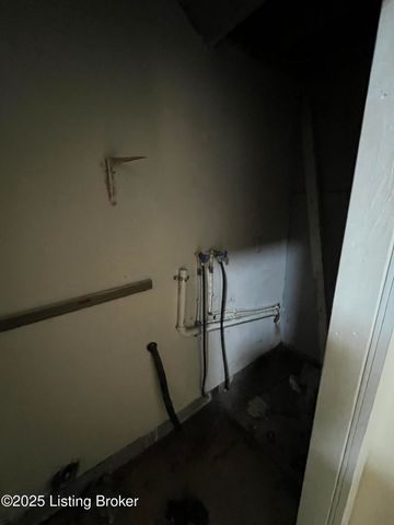 1728 Rowan St, Louisville, KY 40203