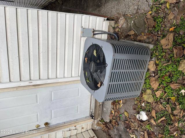 1728 Rowan St, Louisville, KY 40203