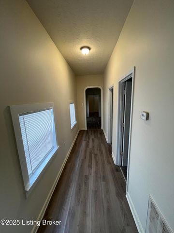 1728 Rowan St, Louisville, KY 40203