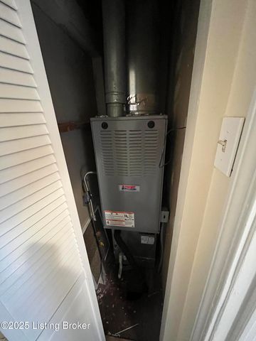 1728 Rowan St, Louisville, KY 40203